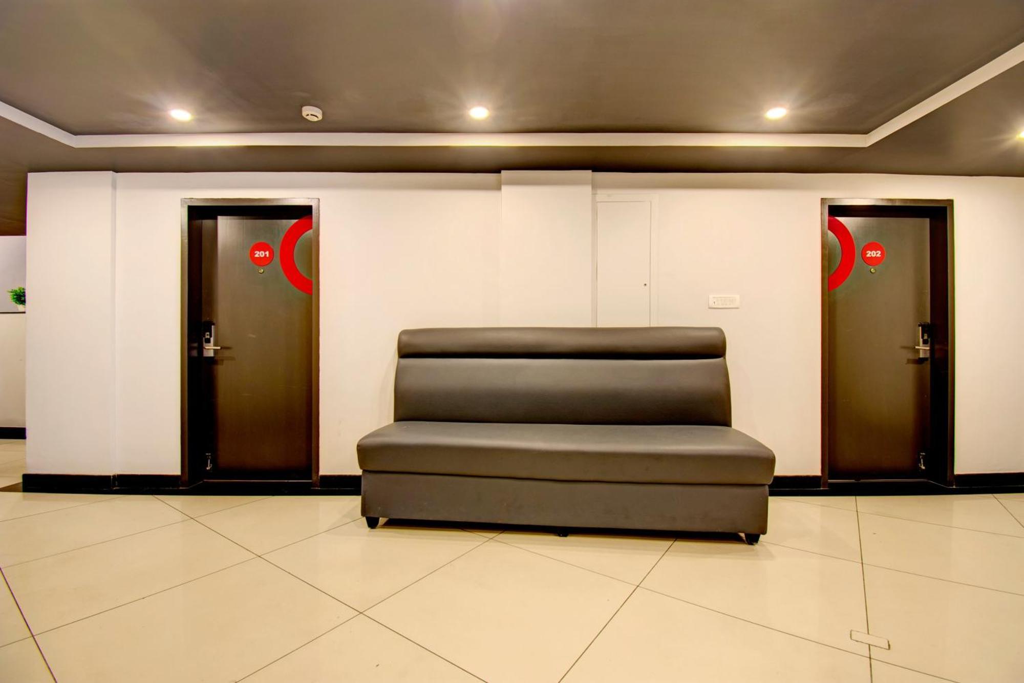 Super Townhouse Ulsoor Hotel Бангалор Екстериор снимка