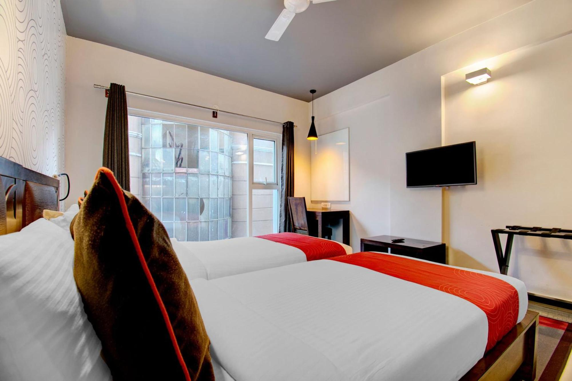 Super Townhouse Ulsoor Hotel Бангалор Екстериор снимка