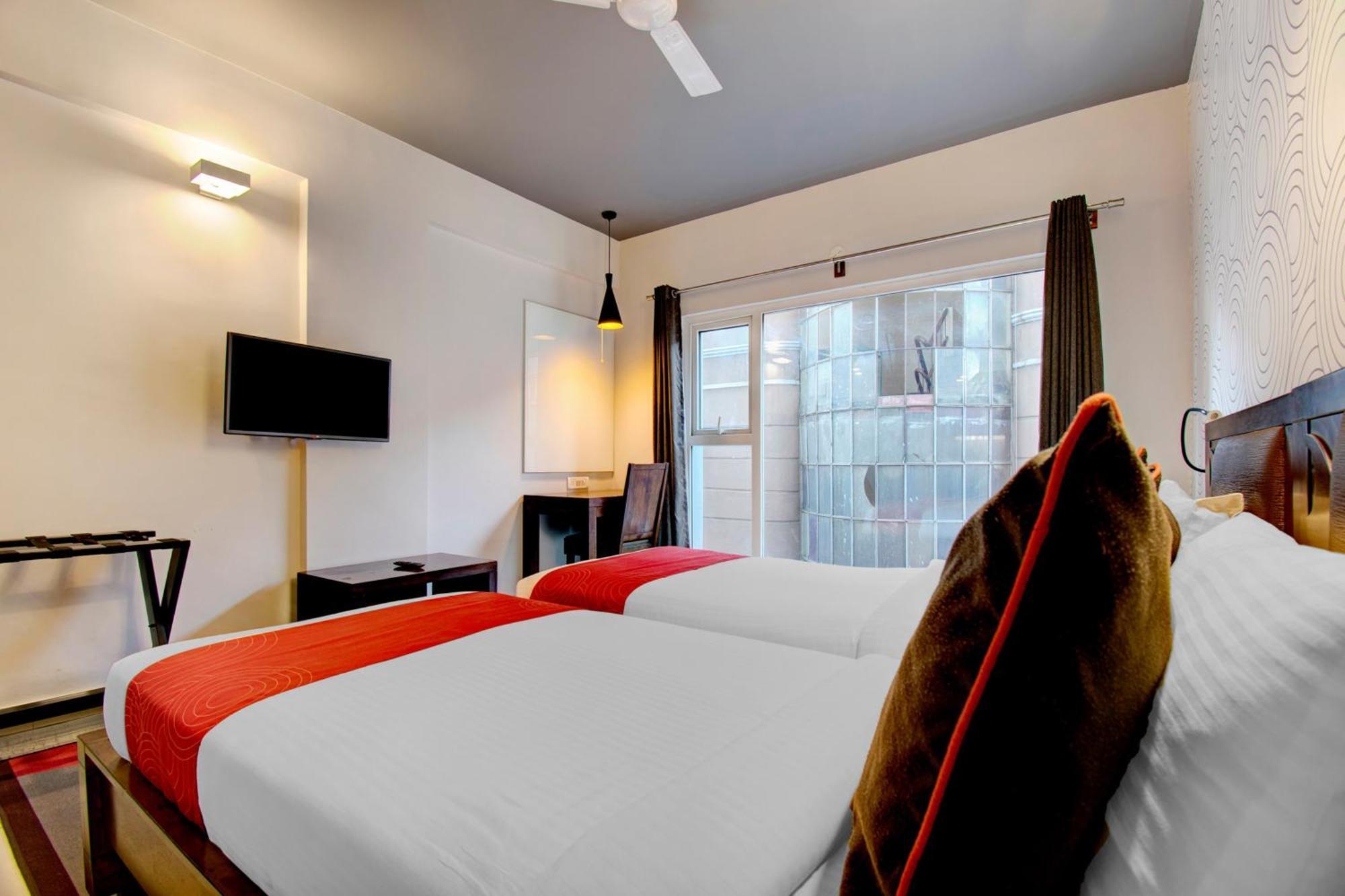 Super Townhouse Ulsoor Hotel Бангалор Екстериор снимка